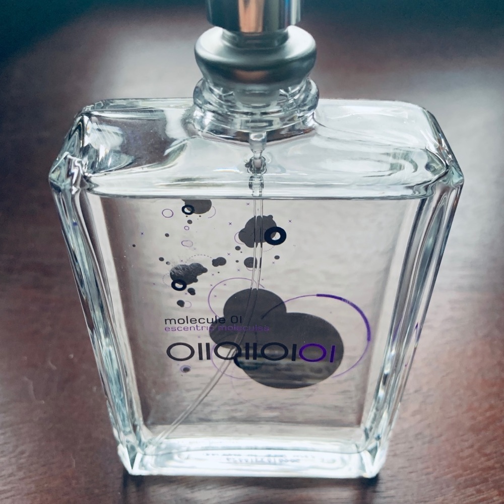 Escentric Molecule 01